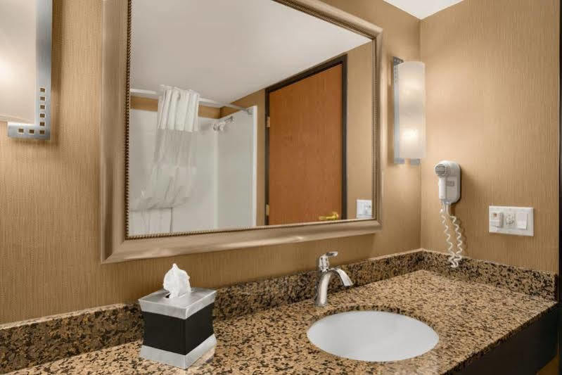 Delta By Marriott Hotel 3*